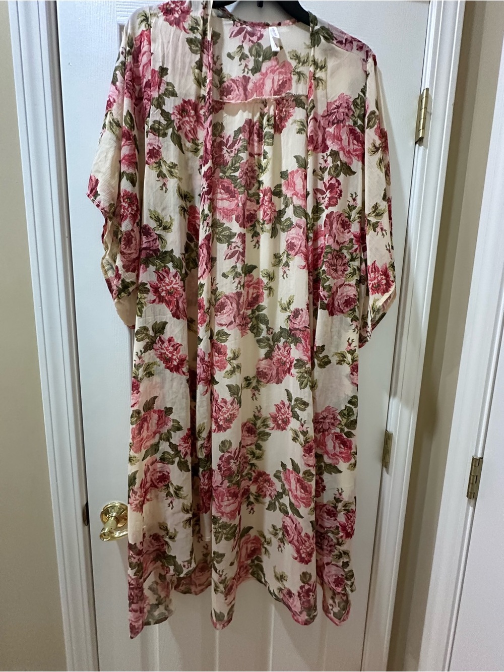 Xhilaration Cream Floral Kimono with Pink Roses